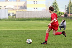 欧冠小组赛战报：巴塞罗那主场大胜，锋线组合状态火热，欧冠王朝巴塞罗那